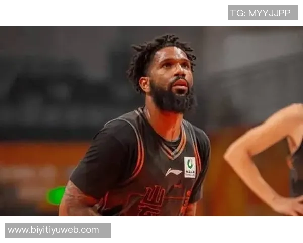 媒体人曝鲍威尔与克里斯关系密切克里斯预计十天后抵达济南